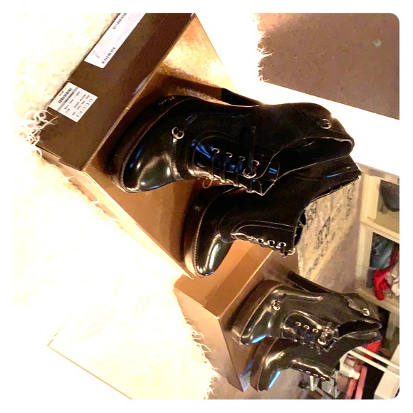 Gucci booties 10B with pony hair w/ original box. - Picture 1 of 6